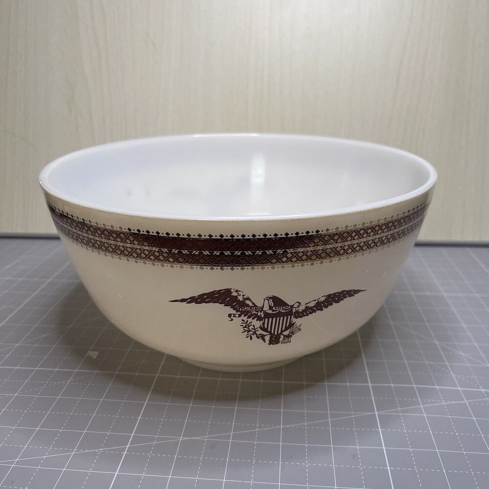 Vintage 1967 Pyrex Federal Eagle 478-B 3 Qt Mixing Bowl Milk Glass USA Ovenware